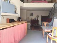 Kuchyňa alebo kuchynka v ubytovaní Adorable guest house/annexe avec terrasse