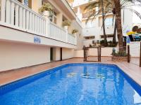 Bazén v ubytování Crown Resorts Club Marbella nebo v jeho okolí