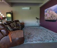 Posezení v ubytování La Casa del Lago Kanchanaburi