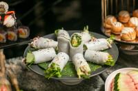 ホテルの敷地内または近くでの食事または食べ物