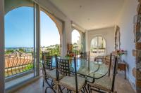 Balkon lub taras w obiekcie Villa Valentino - Vue mer- Pool House / Piscine