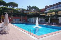 Bazén v ubytovaní V&V LLORET- Apartamento Europa alebo v jeho blízkosti