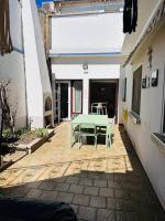 Budova, v ktorej sa apartmán nachádza