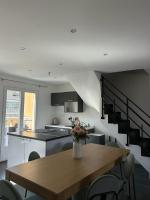 Plán poschodí v ubytovaní Duplex lumineux rénové avec terrasse et bains de soleil