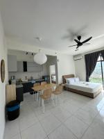 The Sun 1 or 3BR Bayan Lepas 4 to 10 pax WLにあるベッド