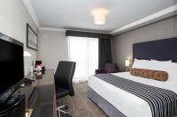 Standard Room, 1 King Bed, South Tower