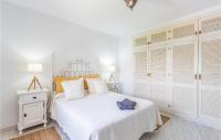 A bed or beds in a room at Gorgeous Home In Alhaurin De La Torre