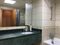 Koupelna v ubytování Octavius Holiday Home, Large 2 Bedroom Apartment near Global Village & Outlet Mall
