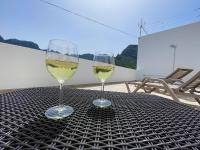 Napoje w obiekcie Ca Yaya - Big House with Terraces - Rooftop & Views
