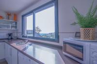 Kuchyňa alebo kuchynka v ubytovaní Villa moderna con piscina