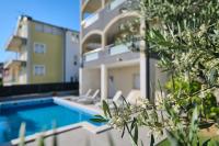 Bazén v ubytování M&M Holiday House with a Pool nebo v jeho okolí