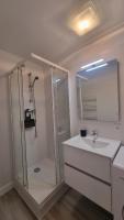 Łazienka w obiekcie Résidence Anthérieu - Appartements neufs tout confort