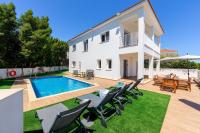 Bazén v ubytování Napa Bay View Villa 7 nebo v jeho okolí