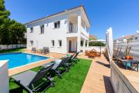 Bazén v ubytování Napa Bay View Villa 7 nebo v jeho okolí