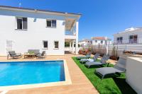 Bazén v ubytování Napa Bay View Villa 7 nebo v jeho okolí