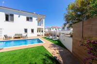 Bazén v ubytování Napa Bay View Villa 7 nebo v jeho okolí