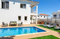 Bazén v ubytování Napa Bay View Villa 7 nebo v jeho okolí