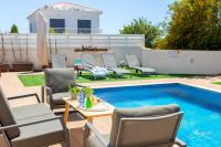 Bazén v ubytování Napa Bay View Villa 7 nebo v jeho okolí