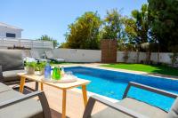 Bazén v ubytování Napa Bay View Villa 7 nebo v jeho okolí