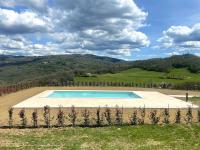 Basen w obiekcie Agriturismo Il Casone lub w pobliżu