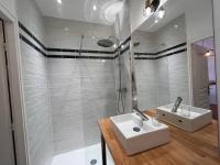 Um banheiro em Le Panier de Blanche