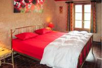 Łóżko lub łóżka w pokoju w obiekcie Villa de charme à Saint-Maime avec piscine privée