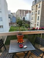Plan piętra w obiekcie Modern apartment in Paris XXEME