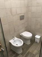 A bathroom at Perla Marina
