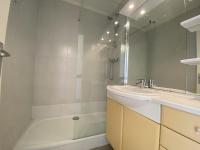 Kúpeľňa v ubytovaní Duplex F3 en bord de plage, 6 couchages, Carnon - Animaux admis, Wifi, parking privé - FR-1-715-19