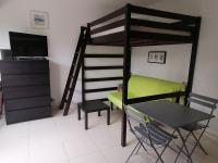 Plan piętra w obiekcie Studio Climatisé pour 4 avec Grande Terrasse, à 2 Pas du Port et 5 min de la Plage - FR-1-715-38