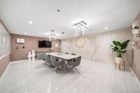 Wanderstay Boutique Hotelにあるテレビまたはエンターテインメントセンター