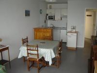 Kuchyňa alebo kuchynka v ubytovaní Notre-Dame-de-Monts - Appartement 45m² - 4 pers - Animaux admis - Parking - FR-1-540-192