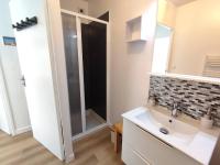 Plan piętra w obiekcie Appartement avec WIFI, terrasse, jardin, parking privé à 800m de la plage à Trébeurden - FR-1-368-386