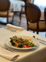 Jídlo v hotelu nebo okolí