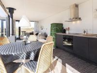 Kuchyň nebo kuchyňský kout v ubytování Holiday home Øster Assels VII