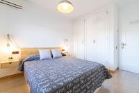 Posteľ alebo postele v izbe v ubytovaní 1ºlineaMar-exclusive-BBQ-wifi-Relax-PortAventura6