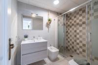 Kúpeľňa v ubytovaní 1ºlineaMar-exclusive-BBQ-wifi-Relax-PortAventura6