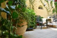 A garden outside Family Hotel Apolonia