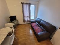 Telewizja i/lub zestaw kina domowego w obiekcie Le Peupleraie chez l'habitant