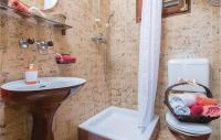 Koupelna v ubytování Three-Bedroom Holiday Home In Crkvice