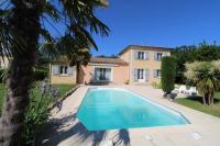 Basen w obiekcie Gîte « les rives de l’Ardèche » lub w pobliżu