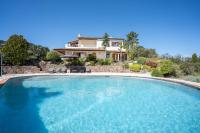 Basen w obiekcie VILLA L'ESTEREL AVEC PISCINE VUE MER 6 Pers lub w pobliżu