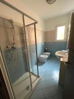 Kúpeľňa v ubytovaní Chéry Holiday Home