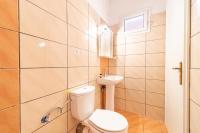 A bathroom at Arianna Studio 16