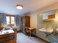 Łóżko lub łóżka w pokoju w obiekcie Holiday Home Haus Weickl by Interhome