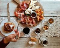 Jídlo v hotelu nebo okolí