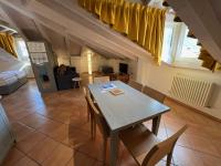 Posedenie v ubytovaní Studio Apartments Baia Azzurra 7