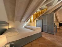 Posteľ alebo postele v izbe v ubytovaní Studio Apartments Baia Azzurra 7