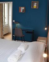 Poste&#x13E; alebo postele v izbe v ubytovan&iacute; Le Jaur&egrave;s, logement d&rsquo;exception