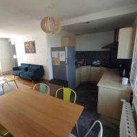 Kuchnia lub aneks kuchenny w obiekcie Maison 6 chambres avec jardin à Angers